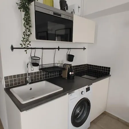 Begonia Center 230 By Namaste Elite 아파트